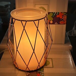 Scentsy Wire Are You Blushing Warmer